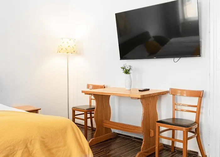 10-min To Center Modern 1br With Wifi, Tv Apartment
